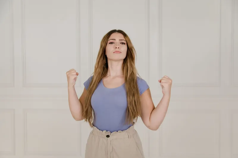 Walk In Like You Own the Room: What Body Confidence Actually Does to Your Negotiating Power
