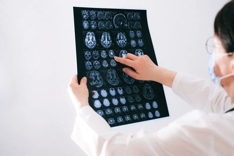 Your Brain Is Watching: The Neuroscience Behind Why Confident Bodies in Media Actually Change How You See Yourself