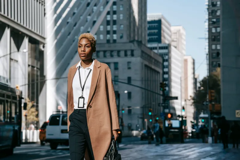 Walk Different, Get Treated Different: The Real Social Power of Back-Body Confidence